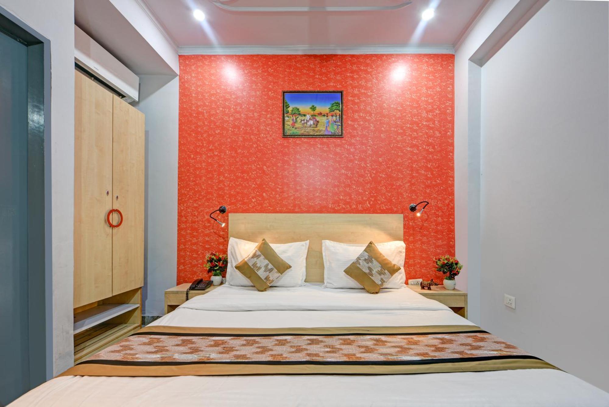 Royal Spark Inn1 - Medicity Gurugram, Near Medanta Hospital Gurgaon Zewnętrze zdjęcie