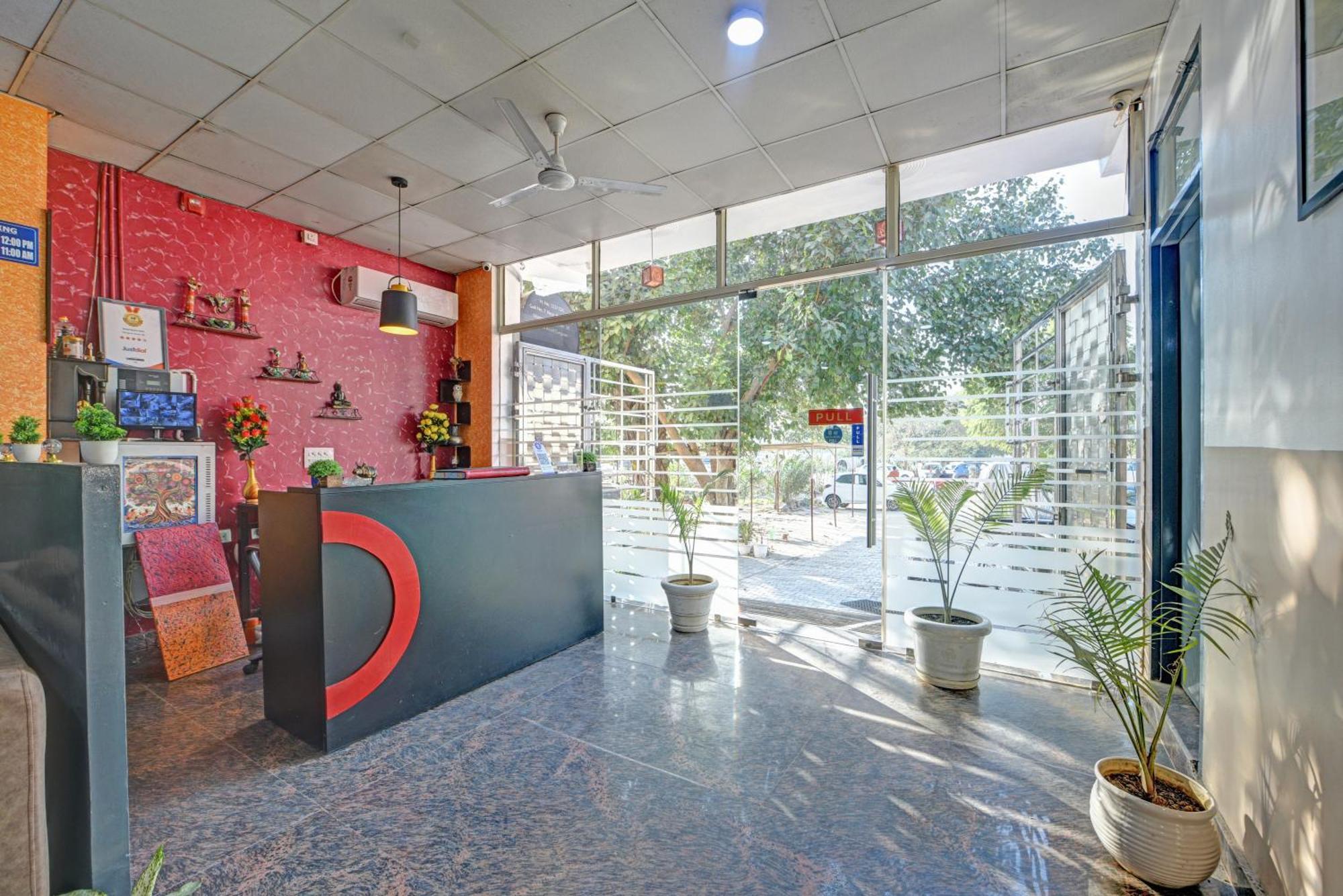 Royal Spark Inn1 - Medicity Gurugram, Near Medanta Hospital Gurgaon Zewnętrze zdjęcie