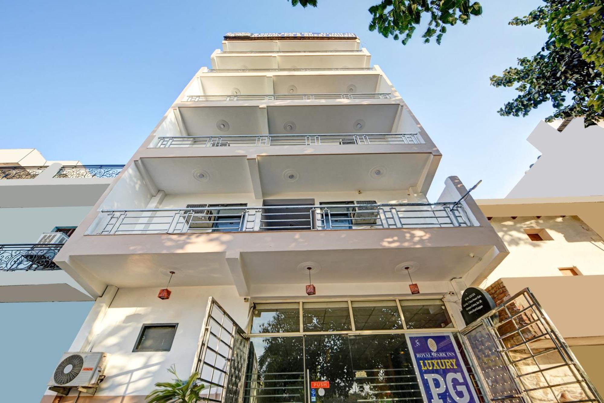 Royal Spark Inn1 - Medicity Gurugram, Near Medanta Hospital Gurgaon Zewnętrze zdjęcie
