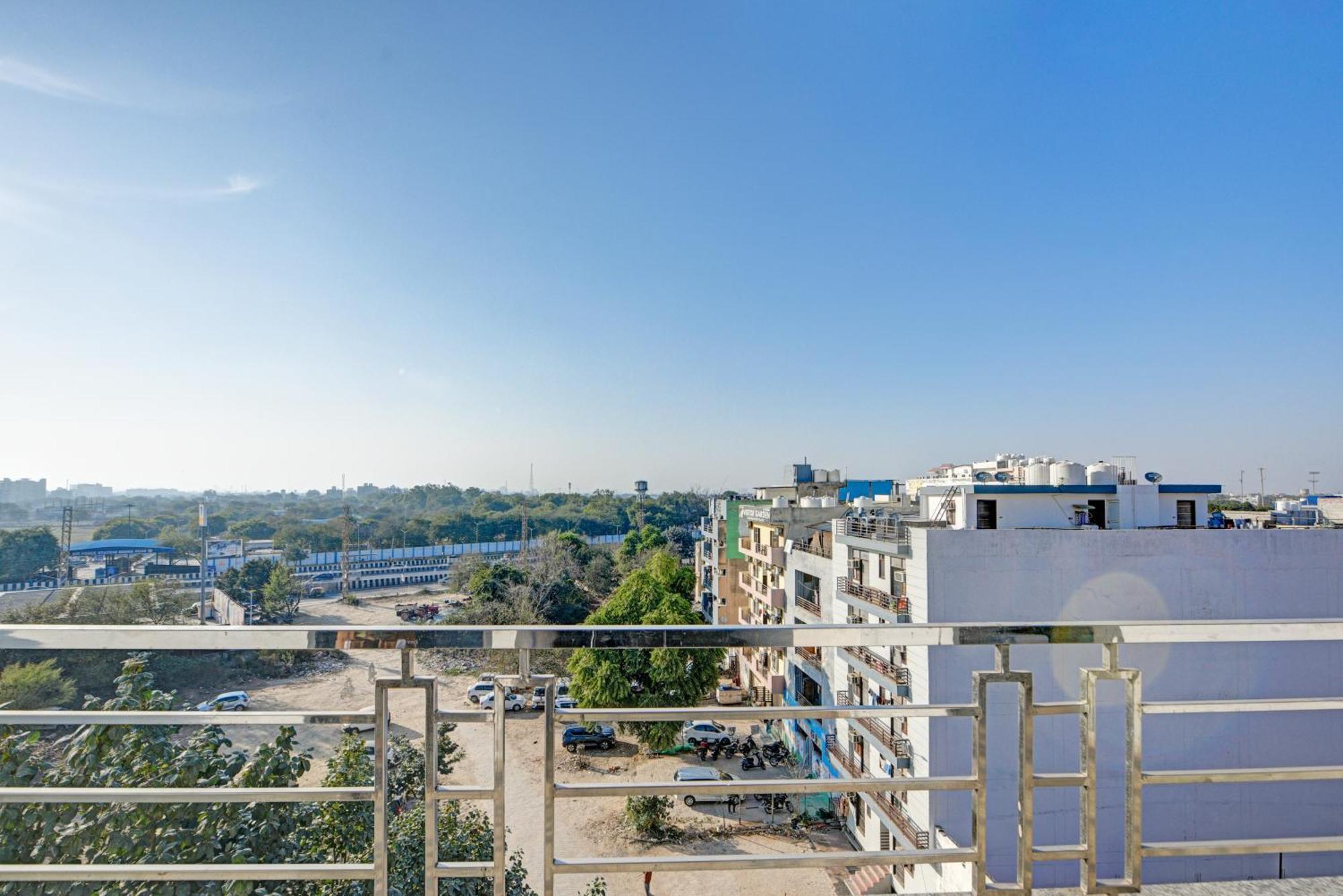 Royal Spark Inn1 - Medicity Gurugram, Near Medanta Hospital Gurgaon Zewnętrze zdjęcie