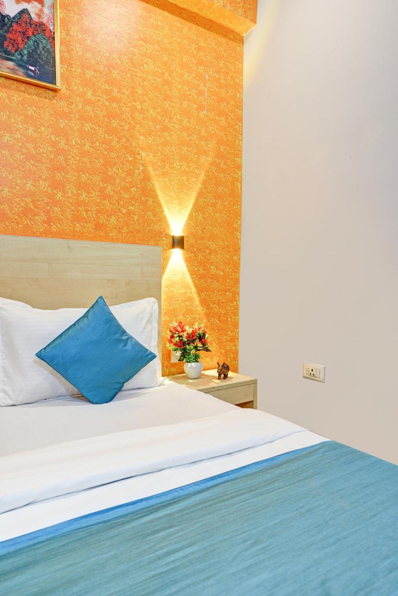 Royal Spark Inn1 - Medicity Gurugram, Near Medanta Hospital Gurgaon Zewnętrze zdjęcie